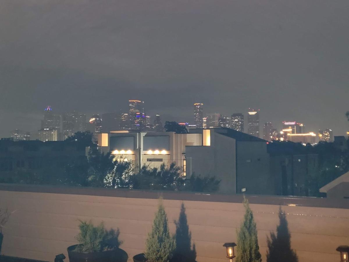 Villa N-E-G Skai Midtown Of Houston Exterior foto